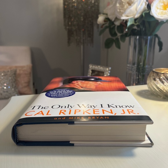 ⚾1997 Signed Cal Ripken Jr’s “The Only Way I Know”. I got to watch him sign it😊 - Picture 11 of 15